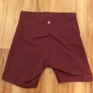 Size 6- Lululemon high rise 6 inch wonder train bike shorts